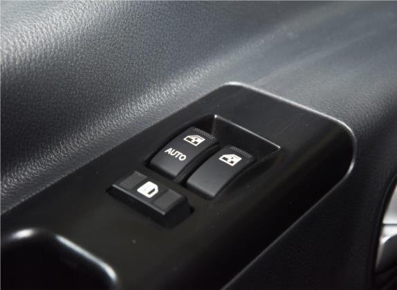 2019款 1.8L 2座穿梭版 车厢座椅   门窗控制
