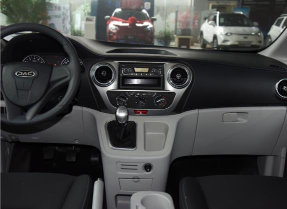 2019款 创客版 1.8L 豪华智能型 中控类   中控台