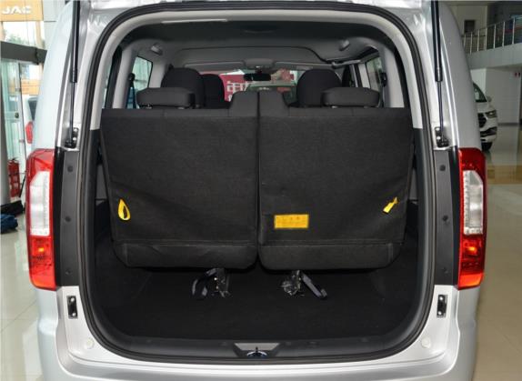 2019款 宜家版 1.8L 豪华智能型 车厢座椅   后备厢