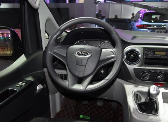 2019款 PLUS 创客版 1.8L 豪华智能型 中控类   驾驶位