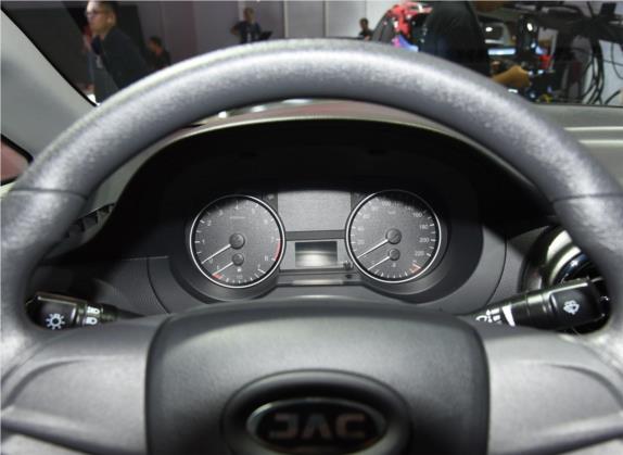 2019款 PLUS 创客版 1.8L 豪华智能型 中控类   仪表盘