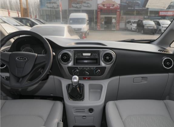 2021款 PLUS 宜家高功率版 1.5T 豪华型 9座 中控类   中控台