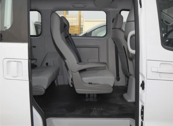 2021款 PLUS 宜家高功率版 1.5T 豪华型 9座 车厢座椅   后排空间