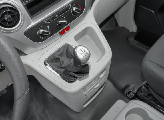 2022款 PLUS 宜家高功率版 1.5T 舒适型 中控类   挡把