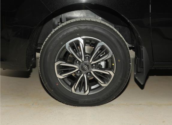 2022款 PLUS 1.8L 7座标准型 其他细节类   前轮