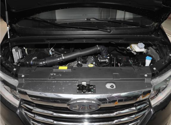 2022款 PLUS 1.8L 7座标准型 其他细节类   发动机舱