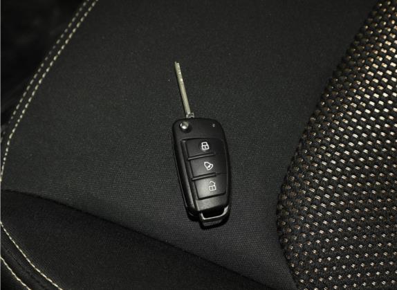2022款 PLUS 1.8L 7座标准型 其他细节类   钥匙