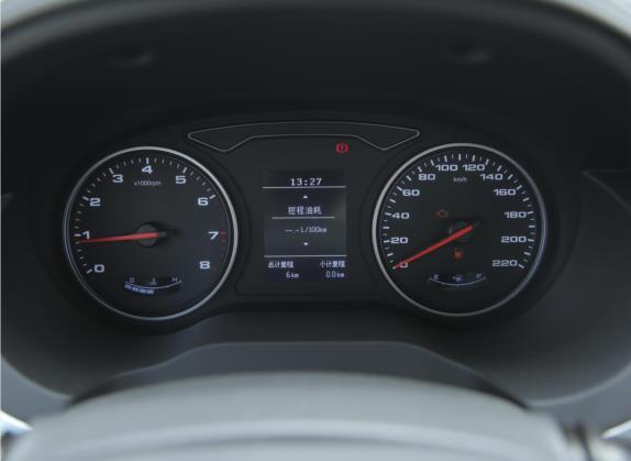 2022款 1.8L 7座标准版 中控类   仪表盘