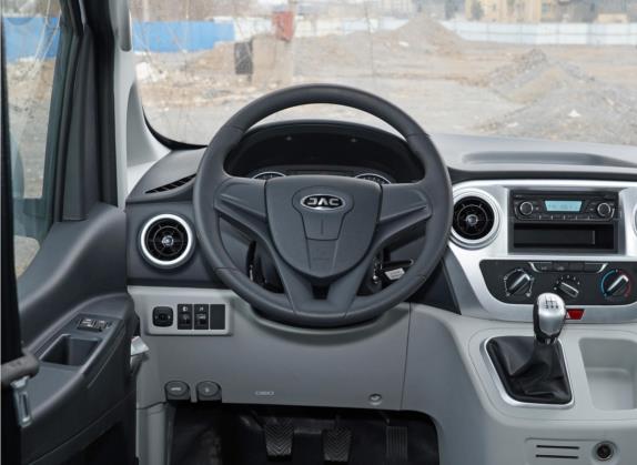 2022款 PLUS 宜家版 1.8L 舒适型 中控类   驾驶位
