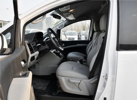 瑞风M4 2017款 2.0T 手动豪华智能型 车厢座椅   前排空间
