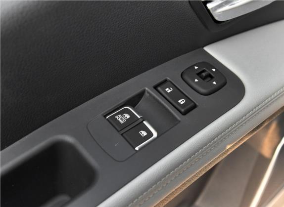 瑞风M4 2017款 2.0T 手动豪华智能型 车厢座椅   门窗控制