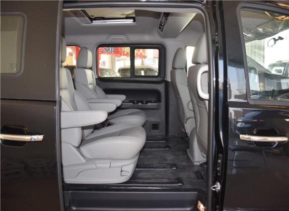 瑞风M4 2018款 1.5T 手动混合动力豪华智能型 车厢座椅   后排空间