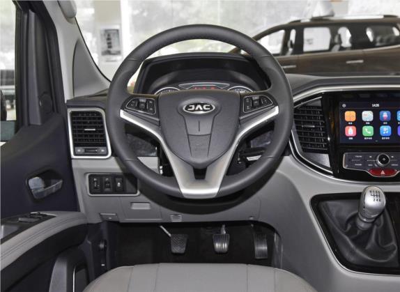 瑞风M4 2018款 商务版 1.5T 手动豪华智能型 中控类   驾驶位