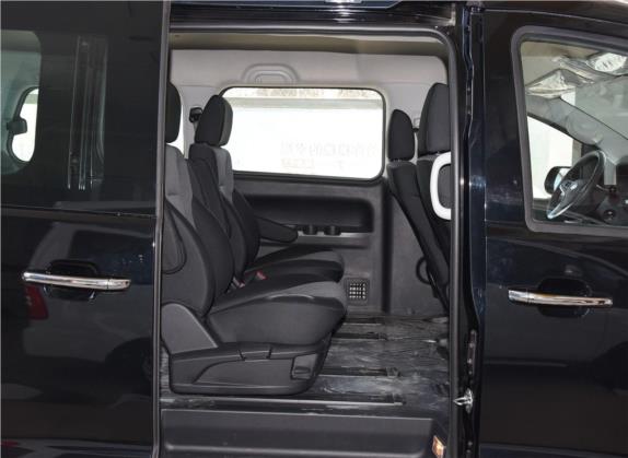 瑞风M4 2019款 商旅系列 2.0L 手动舒适型 国V 车厢座椅   后排空间