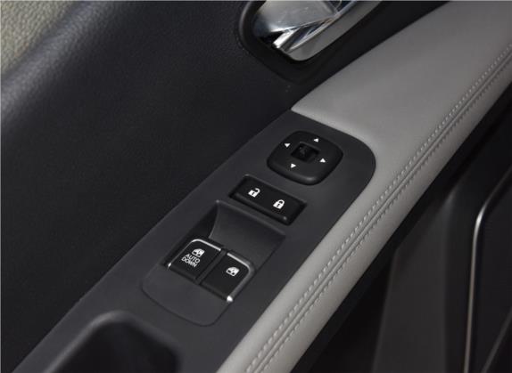 瑞风M4 2019款 商旅系列 2.0L 手动舒适型 国V 车厢座椅   门窗控制