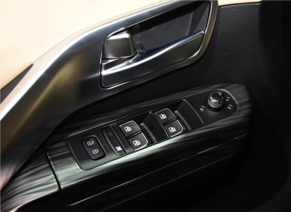 瑞风L6 MAX 2021款 2.0T 自动至尊型 车厢座椅   门窗控制