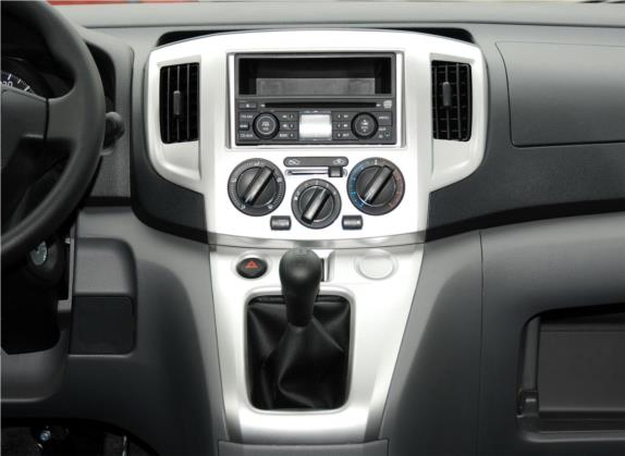 日产NV200 2011款 1.6L 223座 尊雅型 中控类   中控台