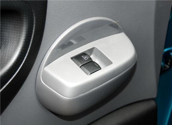 日产NV200 2011款 1.6L 223座 尊雅型 车厢座椅   门窗控制