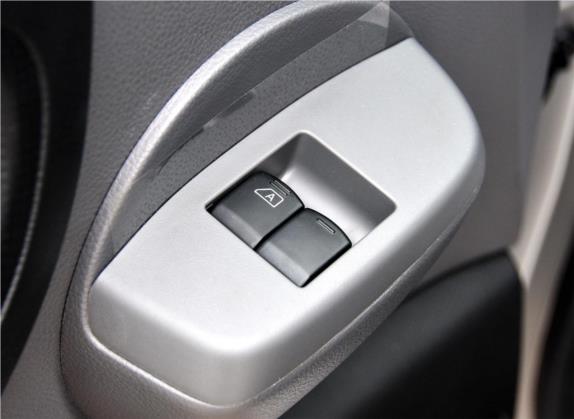 日产NV200 2011款 1.6L 223座 尊贵型 车厢座椅   门窗控制