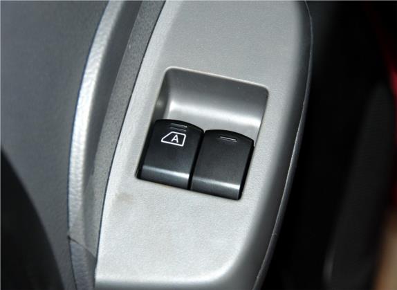日产NV200 2012款 1.6L 232座 豪华型 车厢座椅   门窗控制