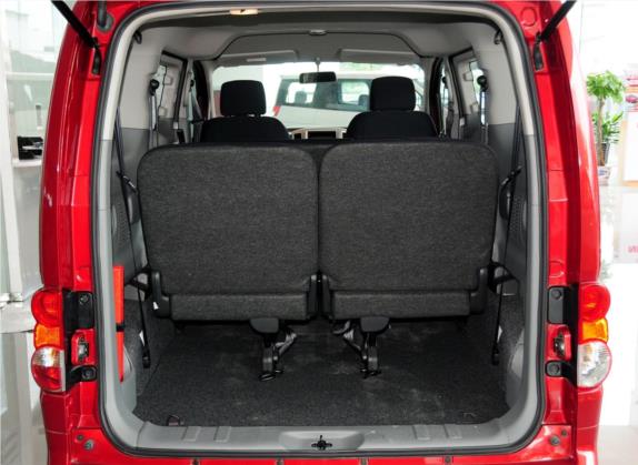 日产NV200 2013款 1.6L 豪华型 国IV 车厢座椅   后备厢