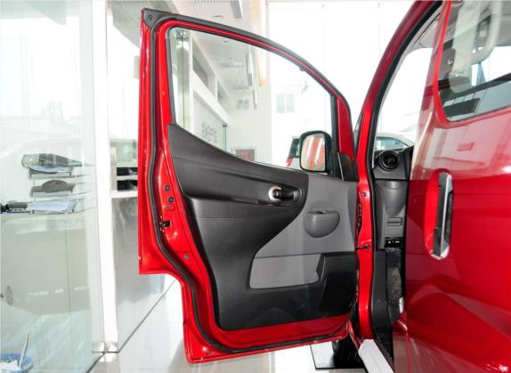 日产NV200 2013款 1.6L 豪华型 国IV 车厢座椅   前门板