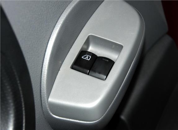日产NV200 2013款 1.6L 豪华型 国IV 车厢座椅   门窗控制