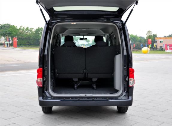 日产NV200 2013款 1.6L 尊雅型 国IV 车厢座椅   后备厢