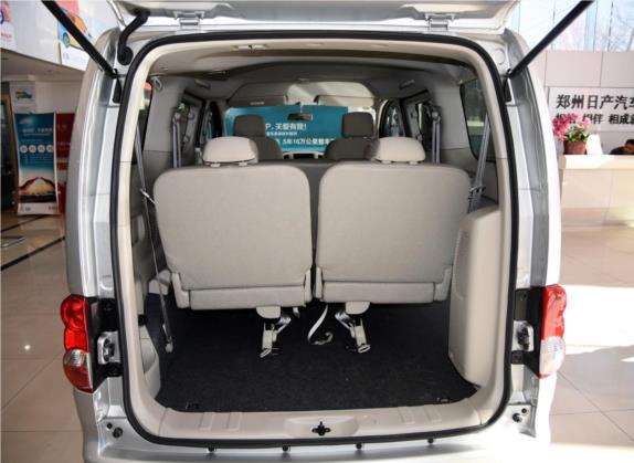 日产NV200 2014款 1.6L CVT尊雅型 国IV 车厢座椅   后备厢