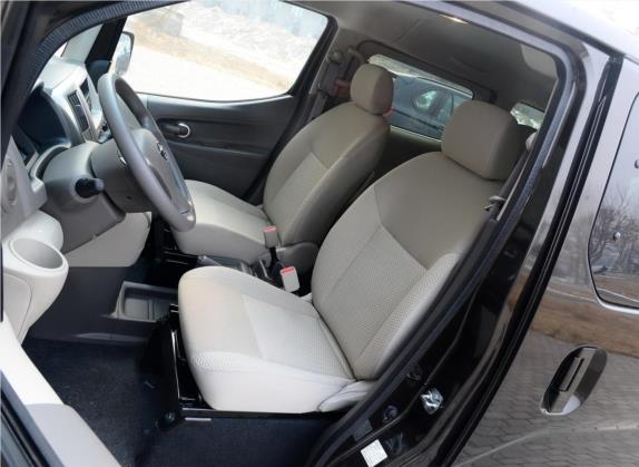 日产NV200 2014款 1.6L CVT尊贵型 国IV 车厢座椅   前排空间
