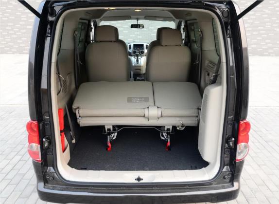 日产NV200 2014款 1.6L CVT尊贵型 国IV 车厢座椅   后备厢