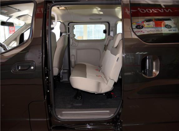 日产NV200 2014款 1.6L 手动尊享型 国IV 车厢座椅   后排空间