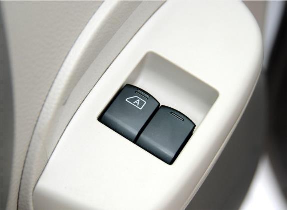 日产NV200 2014款 1.6L 手动尊雅型 国V 车厢座椅   门窗控制