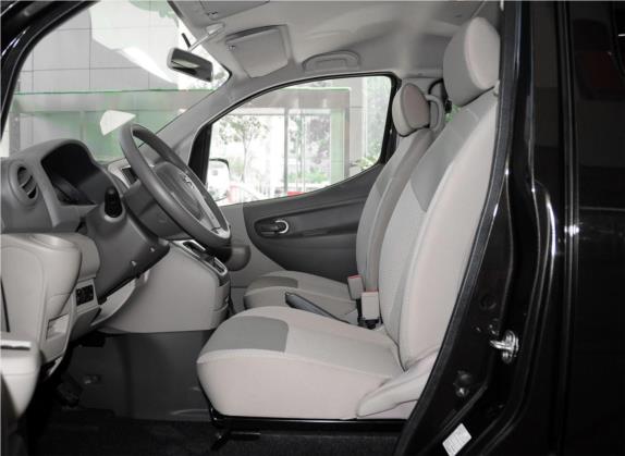 日产NV200 2014款 1.6L 手动尊享型 国V 车厢座椅   前排空间