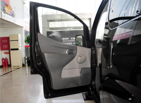 日产NV200 2014款 1.6L 手动尊享型 国V 车厢座椅   前门板