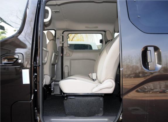 日产NV200 2014款 1.6L 手动尊贵型 国V 车厢座椅   后排空间