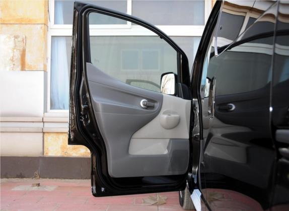 日产NV200 2014款 1.6L 手动尊贵型 国V 车厢座椅   前门板
