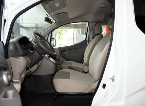 日产NV200 2016款 1.6L CVT尊享型 车厢座椅   前排空间