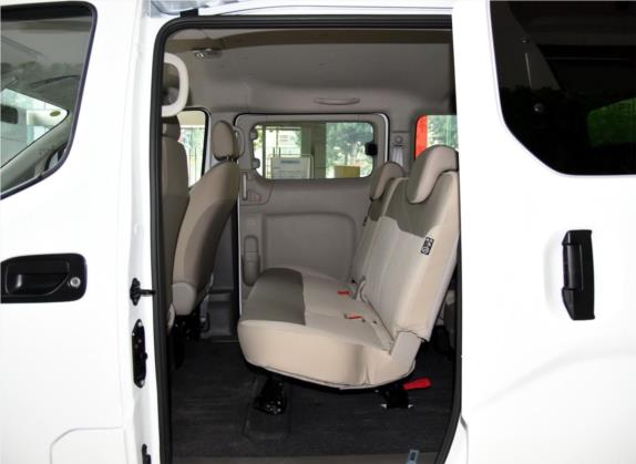 日产NV200 2016款 1.6L CVT尊享型 车厢座椅   后排空间
