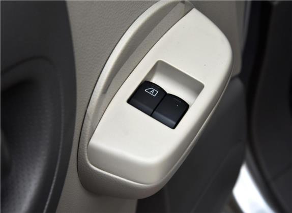 日产NV200 2016款 1.6L CVT豪华型 车厢座椅   门窗控制