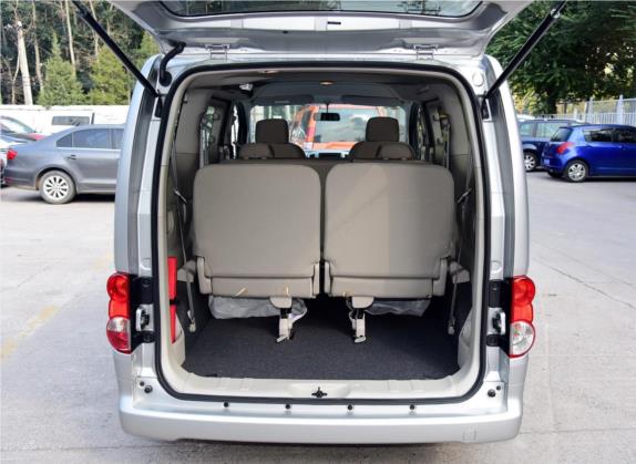 日产NV200 2016款 改款 1.6L 手动豪华型 车厢座椅   后备厢