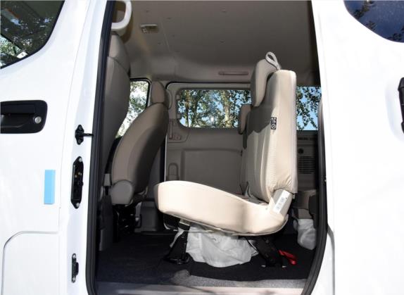 日产NV200 2016款 改款 1.6L CVT尊享型 车厢座椅   后排空间