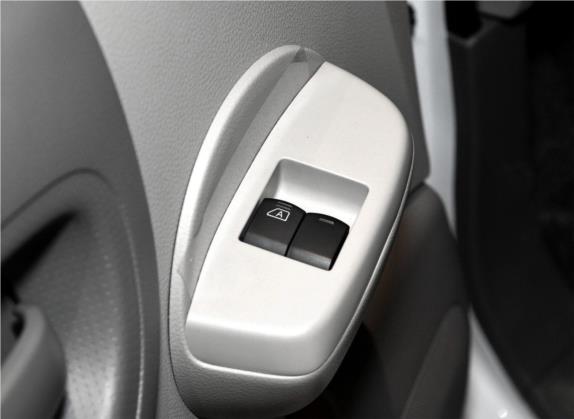 日产NV200 2018款 1.6L CVT豪华型 车厢座椅   门窗控制