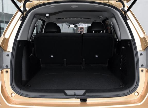 途达 2018款 2.5L 自动四驱豪华版 车厢座椅   后备厢