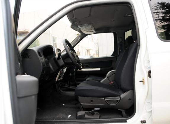帕拉丁 2013款 2.4L 四驱标准型 国IV 车厢座椅   前排空间