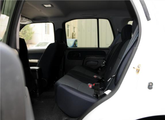 帕拉丁 2013款 2.4L 四驱标准型 国IV 车厢座椅   后排空间