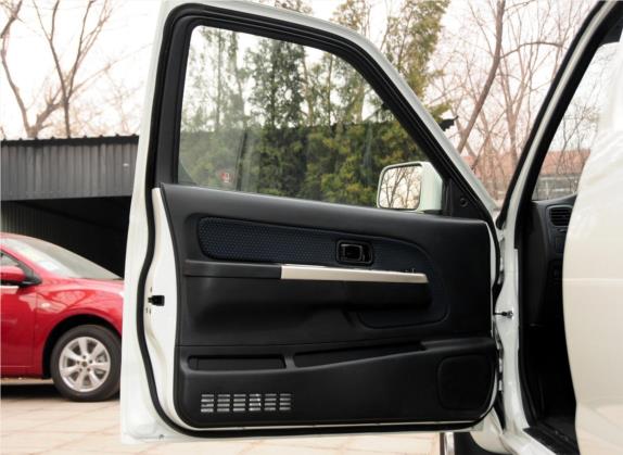 帕拉丁 2013款 2.4L 四驱标准型 国IV 车厢座椅   前门板