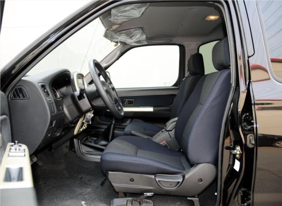 帕拉丁 2013款 2.4L 两驱标准型 国IV 车厢座椅   前排空间