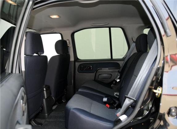 帕拉丁 2013款 2.4L 两驱标准型 国IV 车厢座椅   后排空间