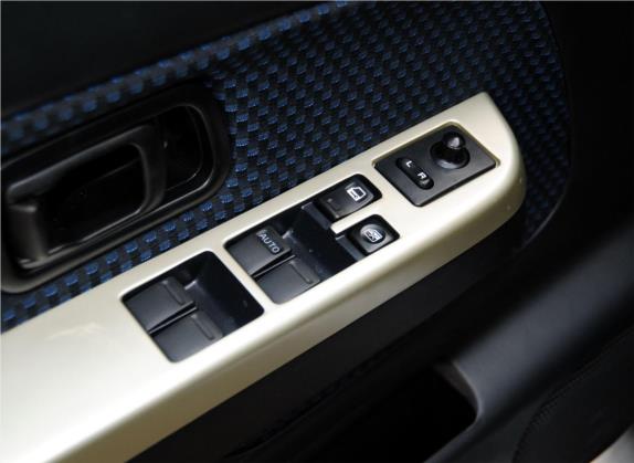 帕拉丁 2013款 2.4L 两驱标准型 国IV 车厢座椅   门窗控制